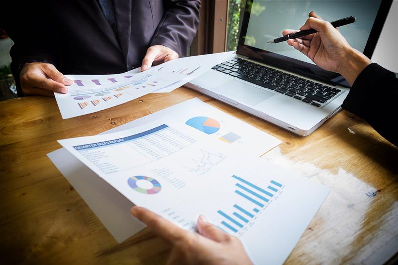 Discover how management reporting transforms raw data into actionable insights, driving strategic planning, agility, and smarter decision-making.